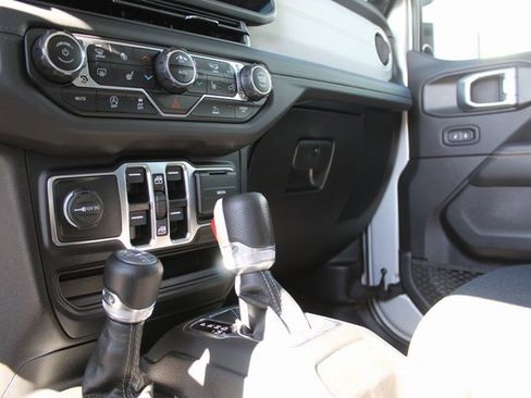 Used 2024 Jeep Wrangler Sahara w/ Technology Group image 28