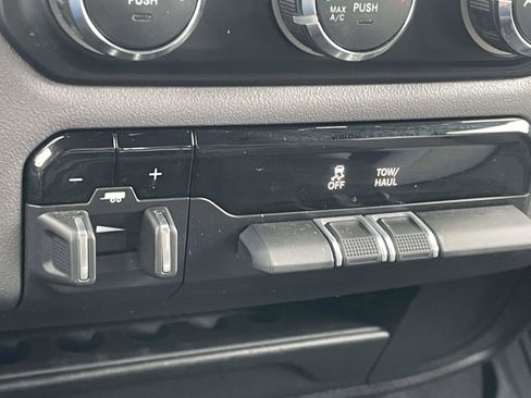 Used 2024 RAM 2500 Big Horn w/ Bed Utility Group image 19