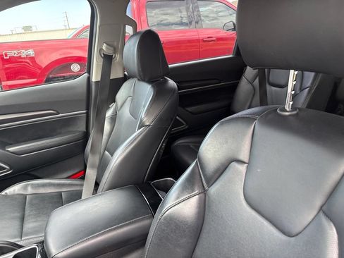 Used 2025 Kia Telluride S FWD image 16