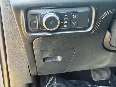 Used 2022 Ford Explorer Platinum w/ Equipment Group 601A AWD/4WD image 28