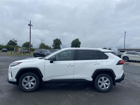 Used 2023 Toyota RAV4 LE AWD/4WD image 7