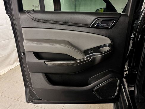 Used 2017 Chevrolet Suburban LT image 14