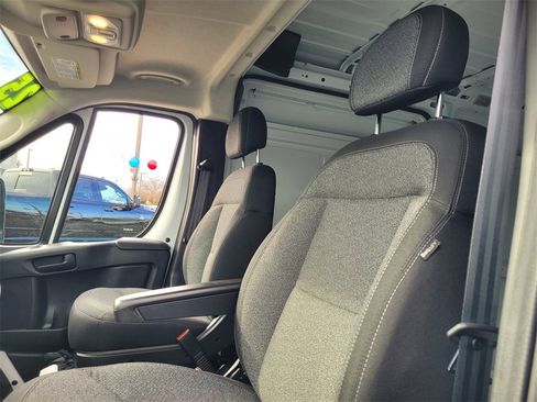 Used 2025 RAM ProMaster 2500 w/ Storage Group image 20