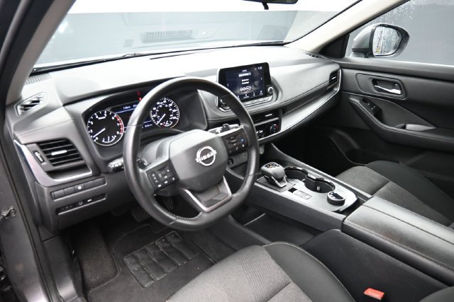 Used 2025 Nissan Rogue SV AWD/4WD image 13