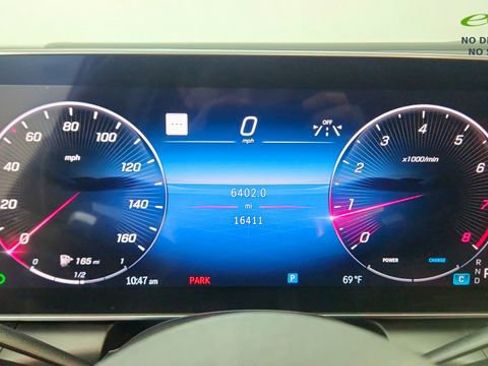 Used 2024 Mercedes-Benz GLC 300 4MATIC image 41