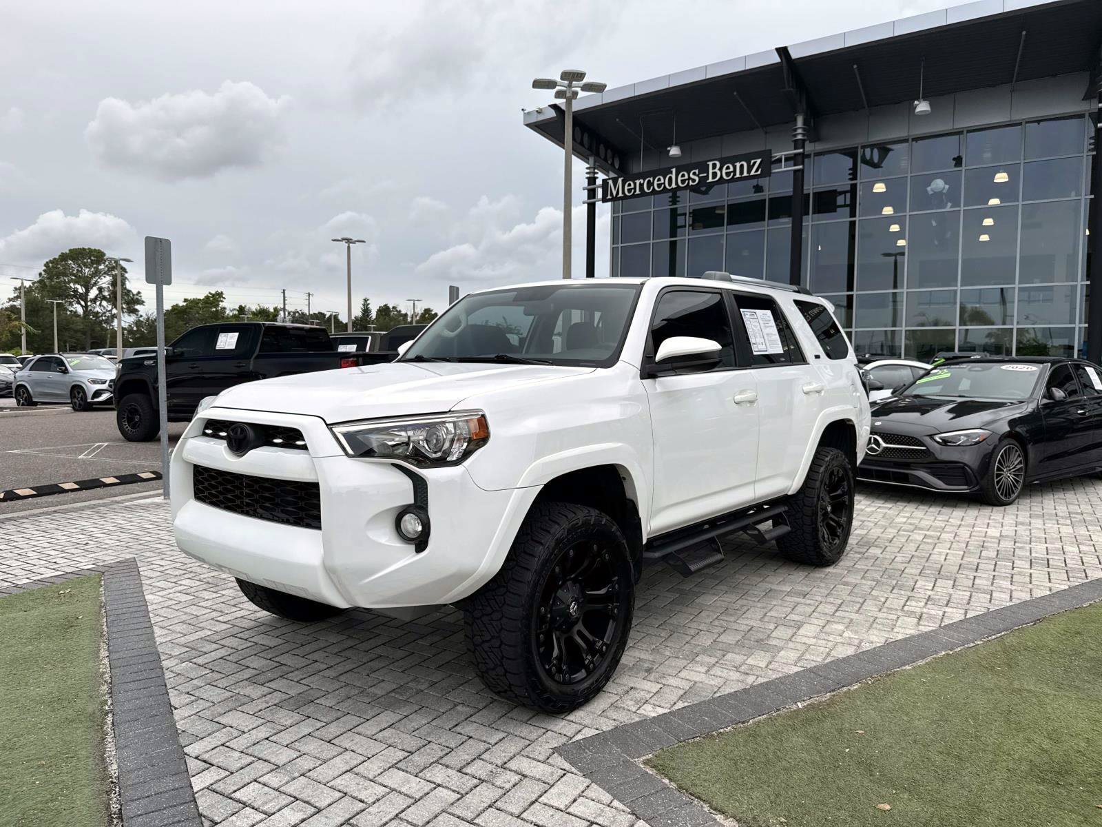 Used 2019 Toyota 4Runner SR5 AWD/4WD image 2