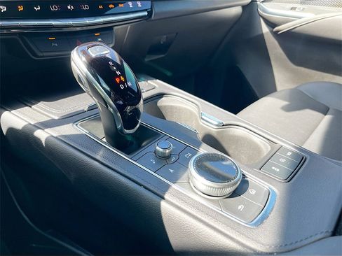 Used 2024 Cadillac XT4 Sport image 17