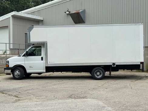New 2026 Chevrolet Express 4500 w/ Power Convenience Package RWD image 5
