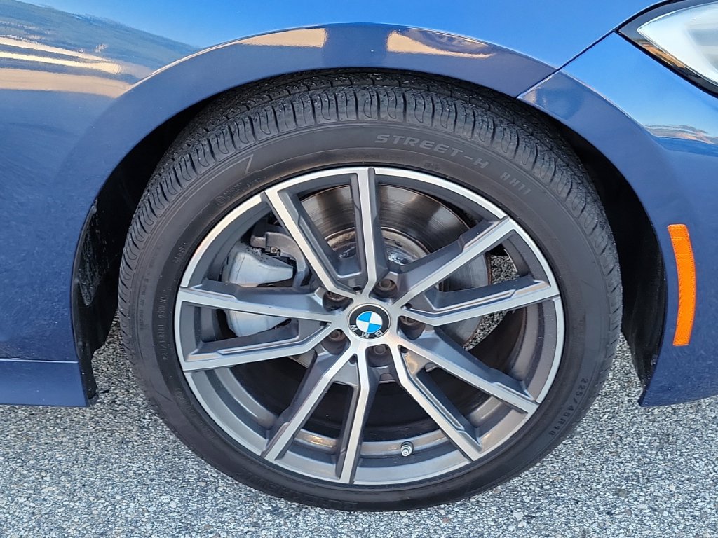 Used 2022 BMW 330i Sedan w/ Convenience Package RWD image 11