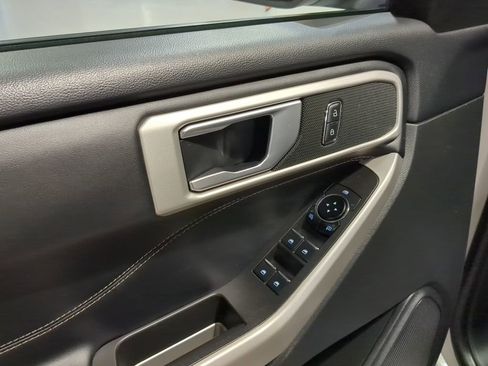 Used 2023 Ford Explorer XLT w/ Equipment Group 202A image 19