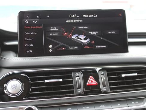 Used 2022 Genesis G70 2.0T RWD image 26