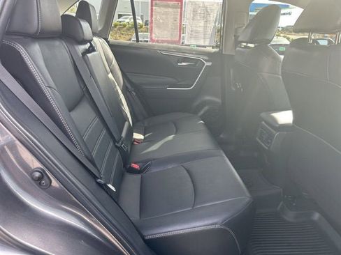 Used 2022 Toyota RAV4 XLE Premium AWD/4WD image 15
