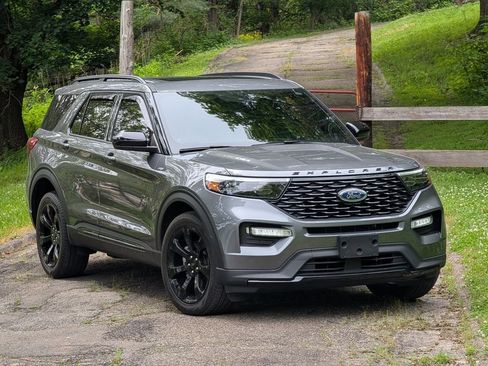 Used 2024 Ford Explorer ST-Line w/ Class IV Trailer Tow Package AWD/4WD image 8