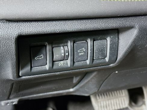 Used 2025 Subaru Outback Onyx Edition image 16