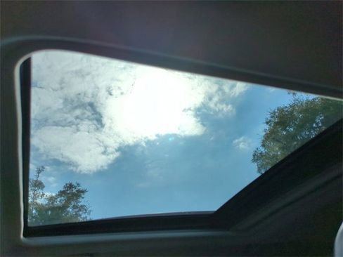 Used 2023 Subaru Forester Limited image 20