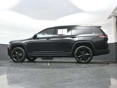 Used 2024 Jeep Grand Cherokee L Limited w/ Black Appearance Package AWD/4WD image 31