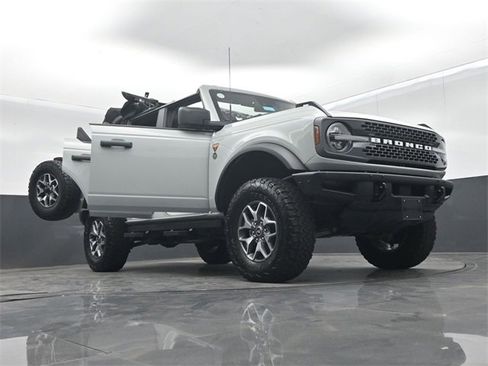Used 2021 Ford Bronco Badlands image 71
