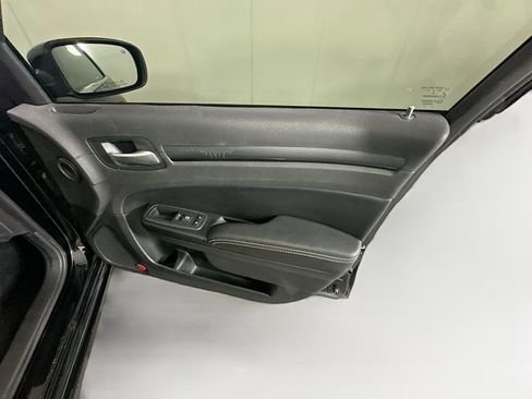 Used 2013 Chrysler 300 S RWD image 31
