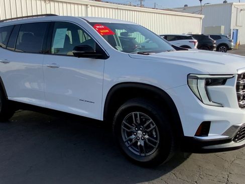 Used 2025 GMC Acadia Elevation image 4