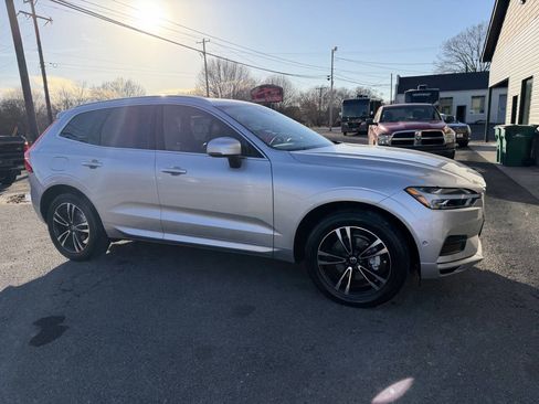 Used 2019 Volvo XC60 T5 Momentum w/ Multimedia Package image 6