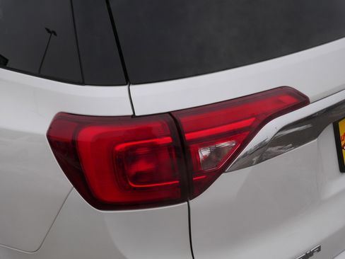 Used 2018 GMC Acadia Denali w/ Technology Package image 17