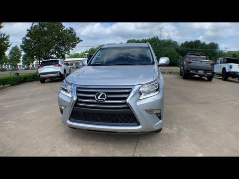Used 2018 Lexus GX 460 Premium w/ Premium Package AWD/4WD image 3