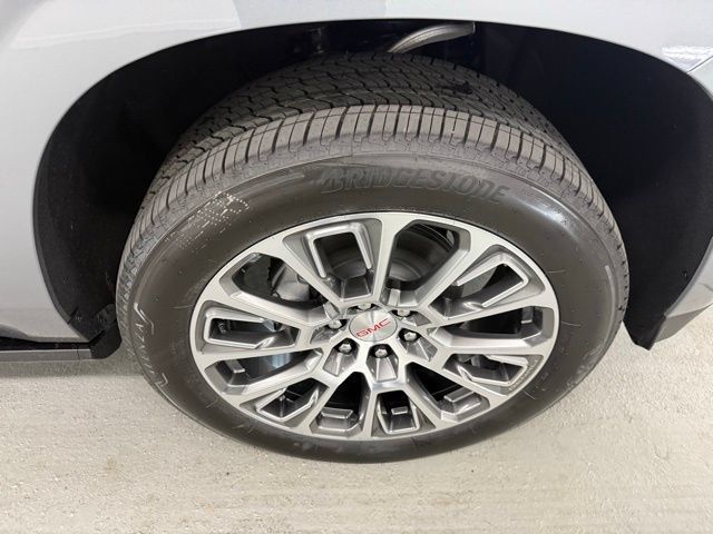 New 2026 GMC Yukon XL Denali w/ Sun & Power Step Package RWD image 4