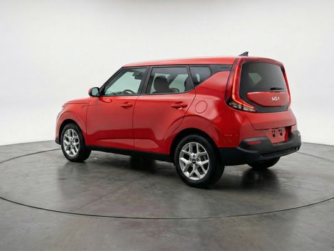 Used 2025 Kia Soul LX w/ LX Technology Package image 6