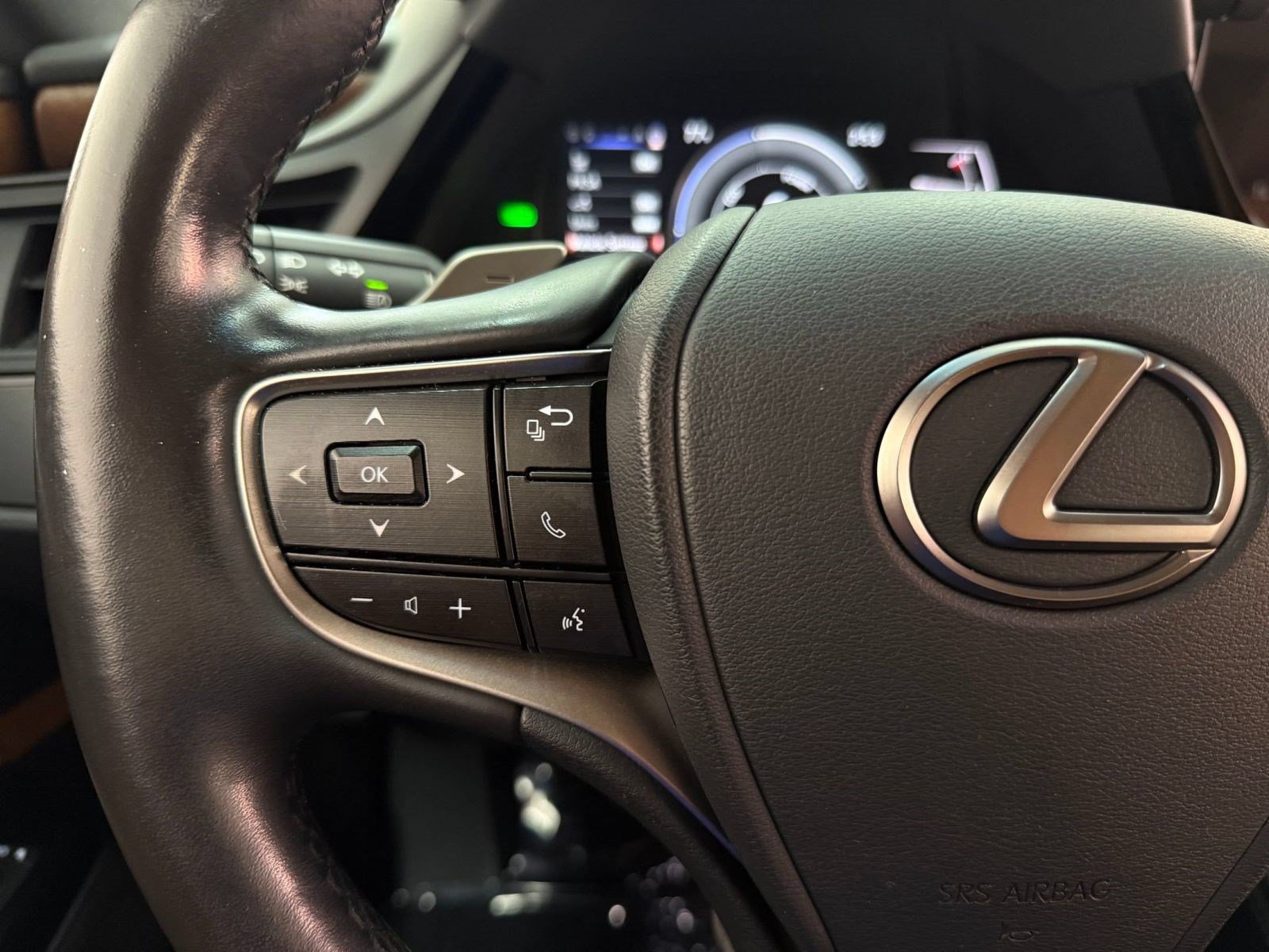 Used 2025 Lexus ES 300h w/ Premium Package FWD image 13
