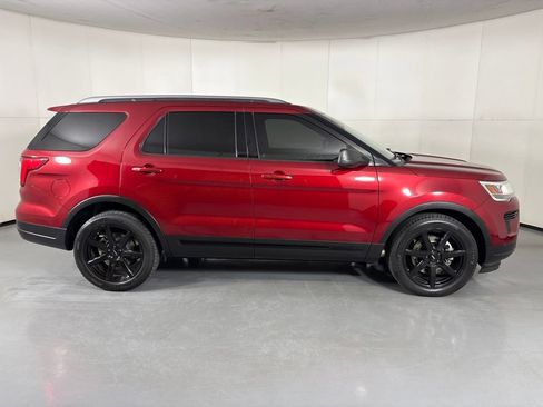Used 2019 Ford Explorer XLT FWD image 10