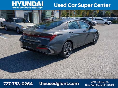 New 2026 Hyundai Elantra Limited image 7