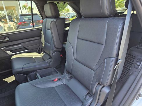 Certified 2024 Toyota Sequoia Platinum AWD/4WD image 18