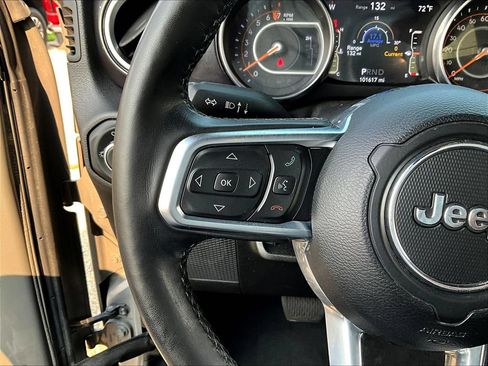 Used 2021 Jeep Wrangler Unlimited Sahara AWD/4WD image 13