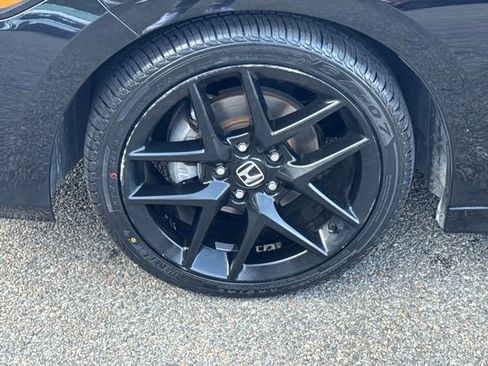 Used 2022 Honda Civic Sport image 2