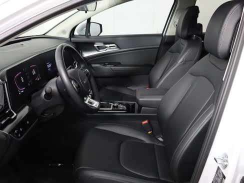 Used 2025 Kia Sportage EX w/ Premium Package FWD image 14