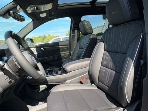 New 2026 Buick Enclave Avenir w/ Super Cruise Package image 12