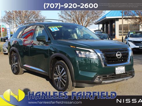 Used 2024 Nissan Pathfinder Platinum w/ Cargo Package image 5