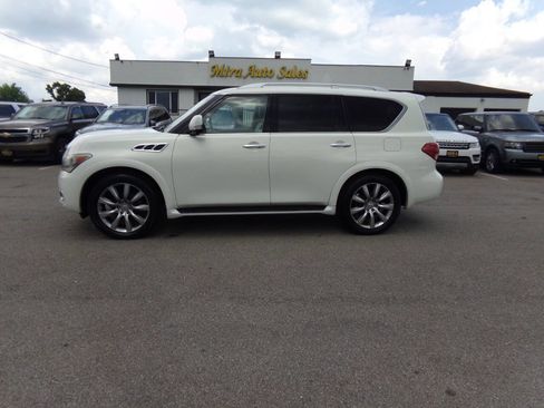Used 2013 INFINITI QX56 4WD w/ Deluxe Touring Pkg image 3