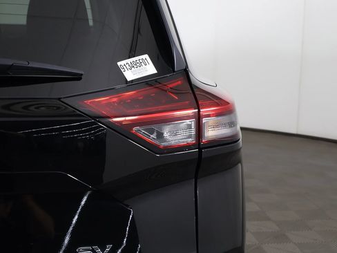 Used 2023 Nissan Rogue SV FWD image 14