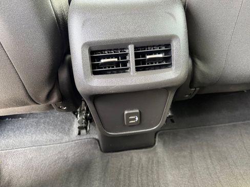 Used 2022 Chevrolet Equinox LT AWD/4WD image 15