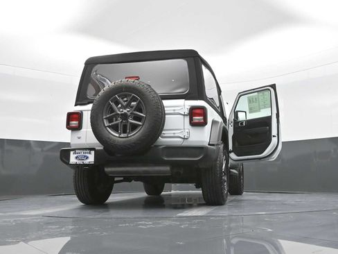 Used 2024 Jeep Wrangler Sport AWD/4WD image 45