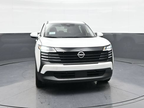 Used 2025 Nissan Kicks SV FWD image 3