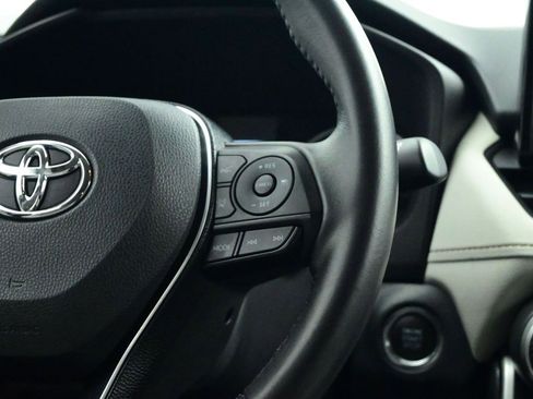 Used 2020 Toyota RAV4 XLE Premium image 11