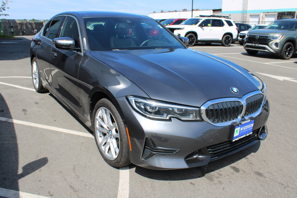 Used 2020 BMW 330i xDrive Sedan w/ Convenience Package AWD/4WD image 3
