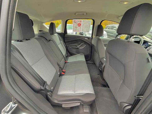 Used 2017 Ford C-MAX SE image 18