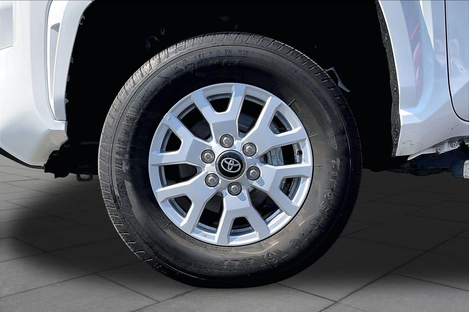 Used 2024 Toyota Tacoma SR5 RWD image 9