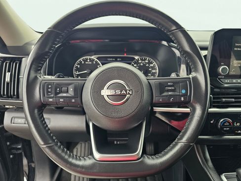 Used 2024 Nissan Pathfinder SV FWD image 18