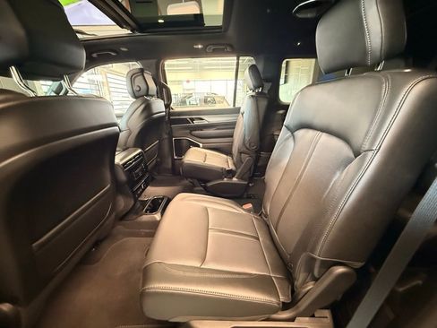 New 2026 Jeep Grand Wagoneer L Limited AWD/4WD image 15
