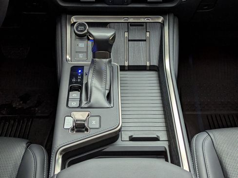 Used 2024 Lexus GX 550 image 12