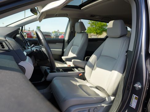 Used 2018 Honda Odyssey EX-L image 12